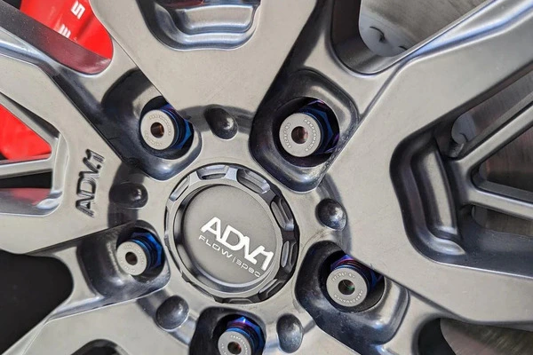 Customized Titanium Wheel Lug Bolt