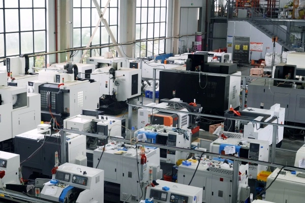 titanium-lug-bolts-production-workshop