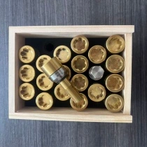 titanium-lug-bolts-packaging titanium-lug-bolts-packaging
