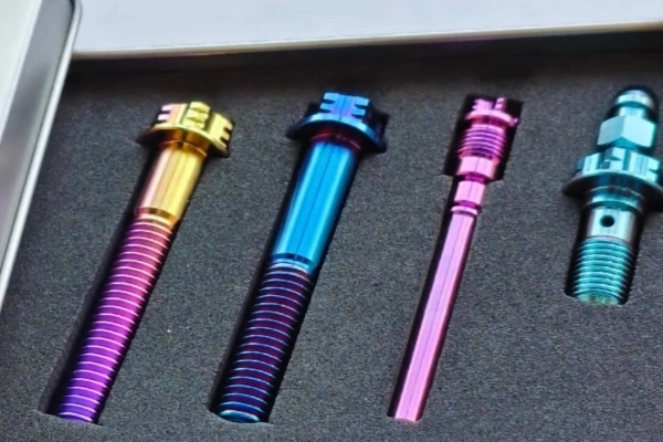 titanium-fastener-surface-treatment-anodizing.jpg