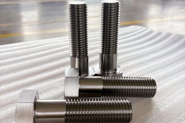 titanium-fasteners-lightweight-performance.jpg