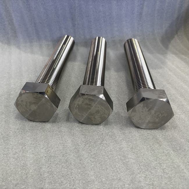 Lightweight Titanium Lug Bolts for Sport Cars